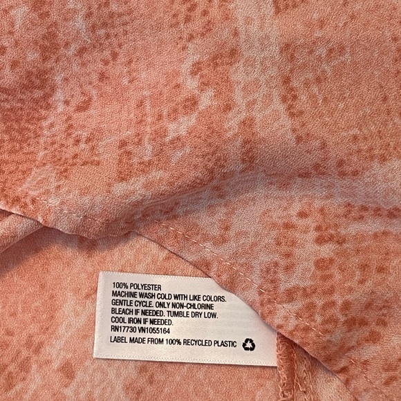 A New Day Snakeskin Camisole Top Peachy Pink Size Large Adjustable Straps NWT - Picture 4 of 4